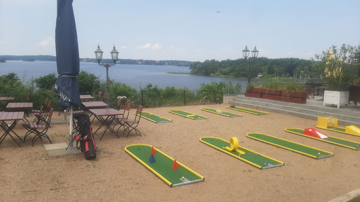 So wird Minigolfbahnen gespielt